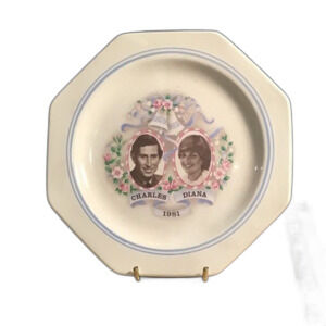 Vintage J&G Meakin England Charles and Diana 1981 Commemorative Plate